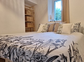 Chambre avec lit double de 180cm de largeur