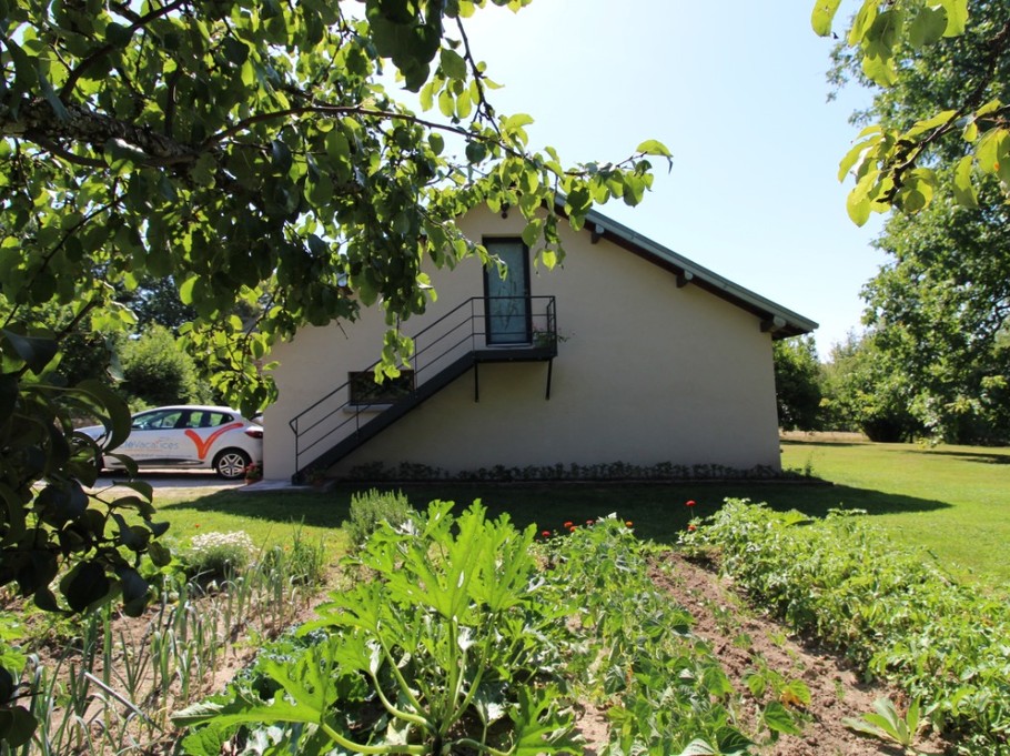 Gite la Clé du Champ et son entrée