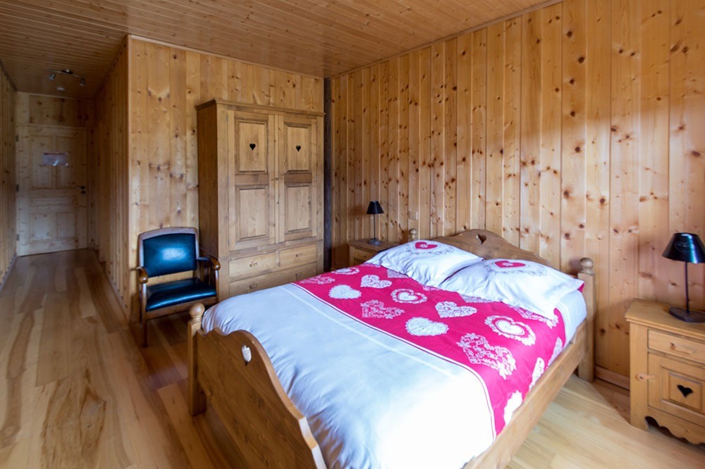 Ambiance chaleureuse avec son décor montagne