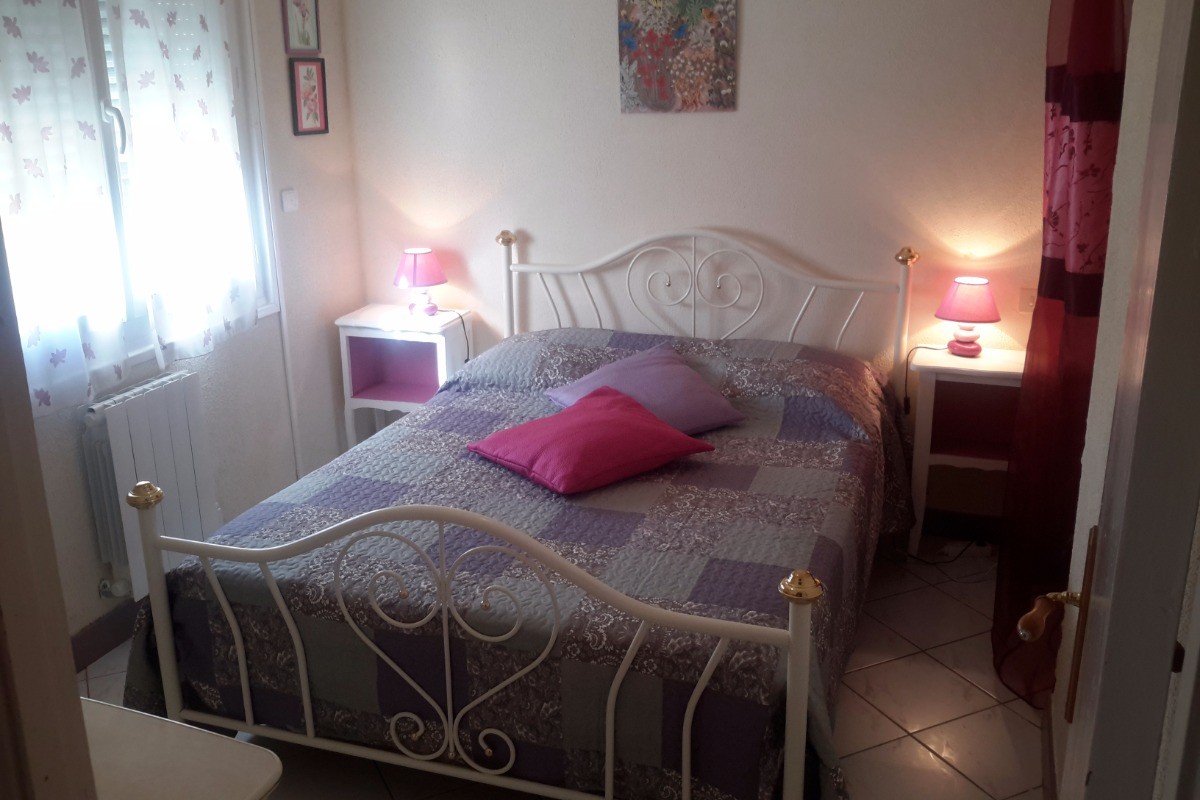Chambre  lit 140 rez de chausse