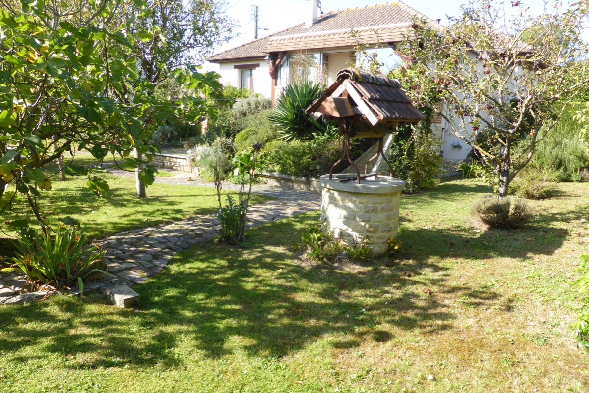 maison vue du jardin