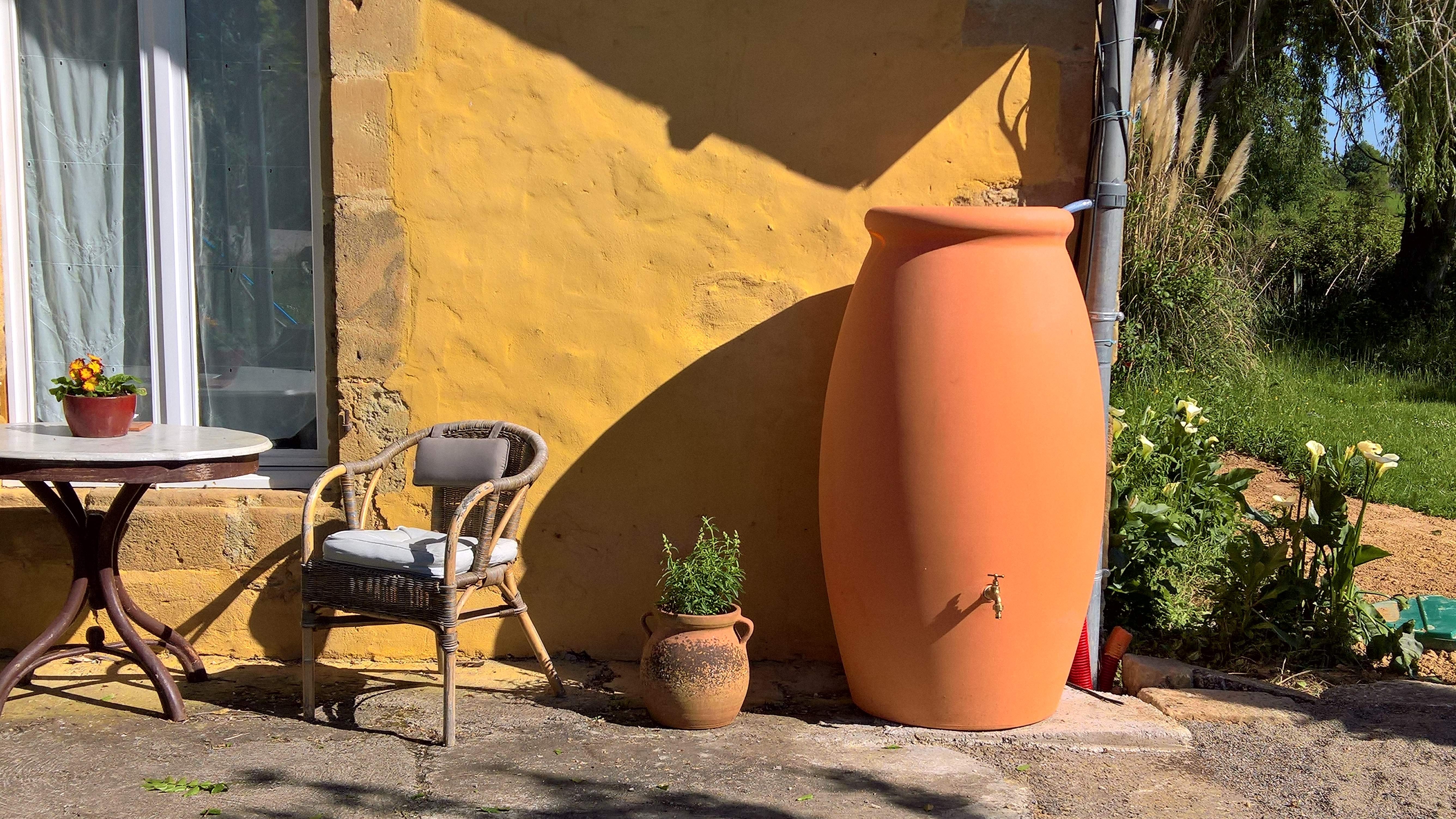 Conservation de l’eau pour arroser les plantes en pots