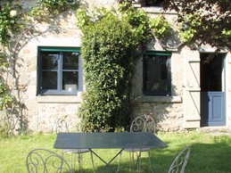 La Petite Maison, Faux Mazuras: the exterior
