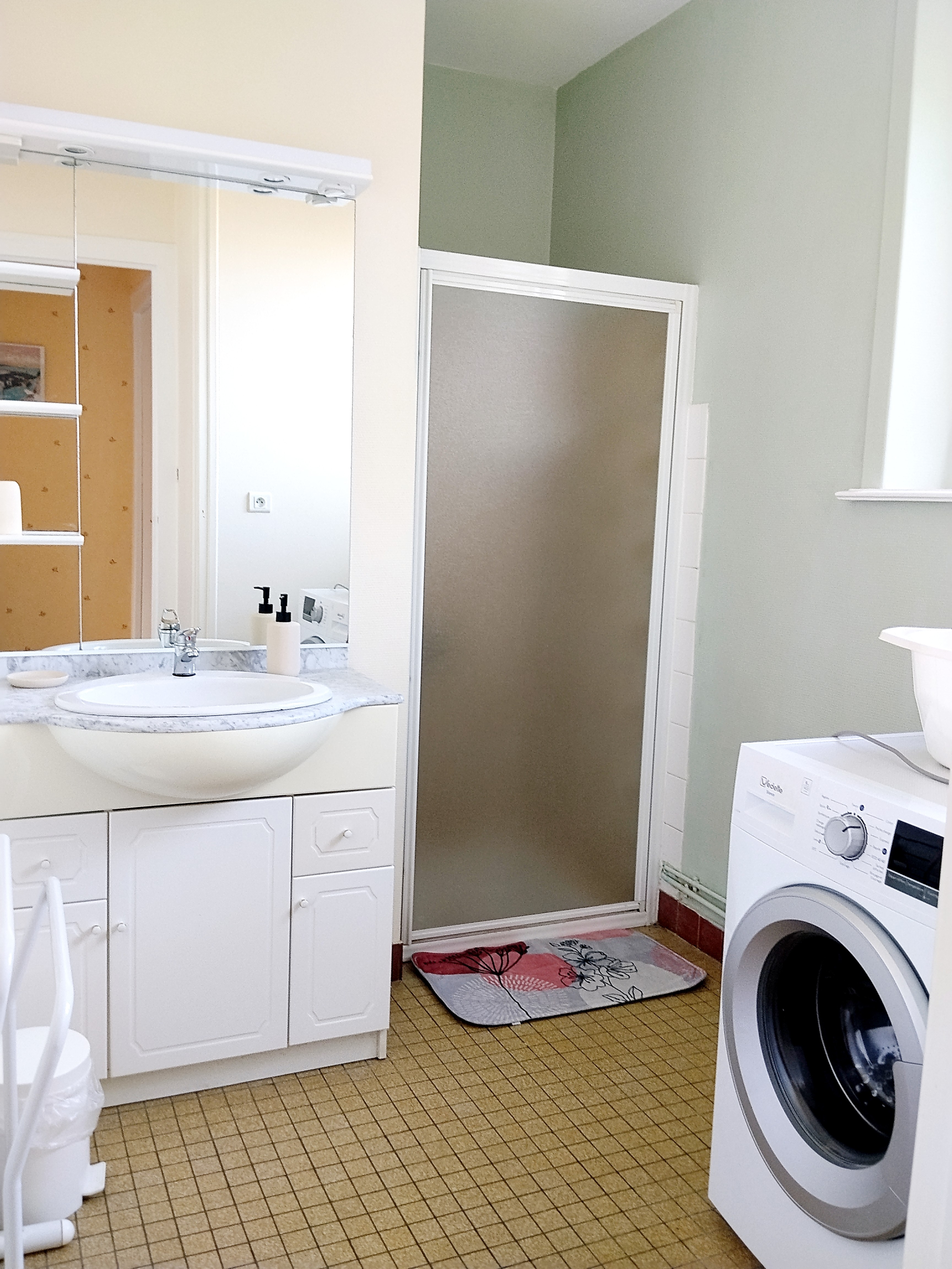 Shower room, ground floor 