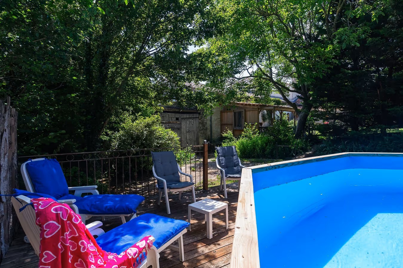 swimming pool at the Gîte Champêtre in the Drôme Provençale, Marsanne