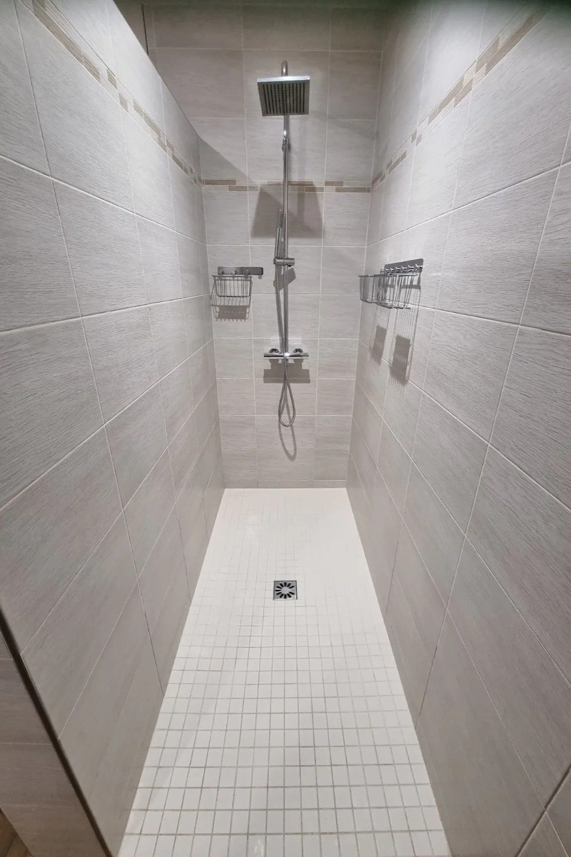 Salle de bain chambre parme 1er étage