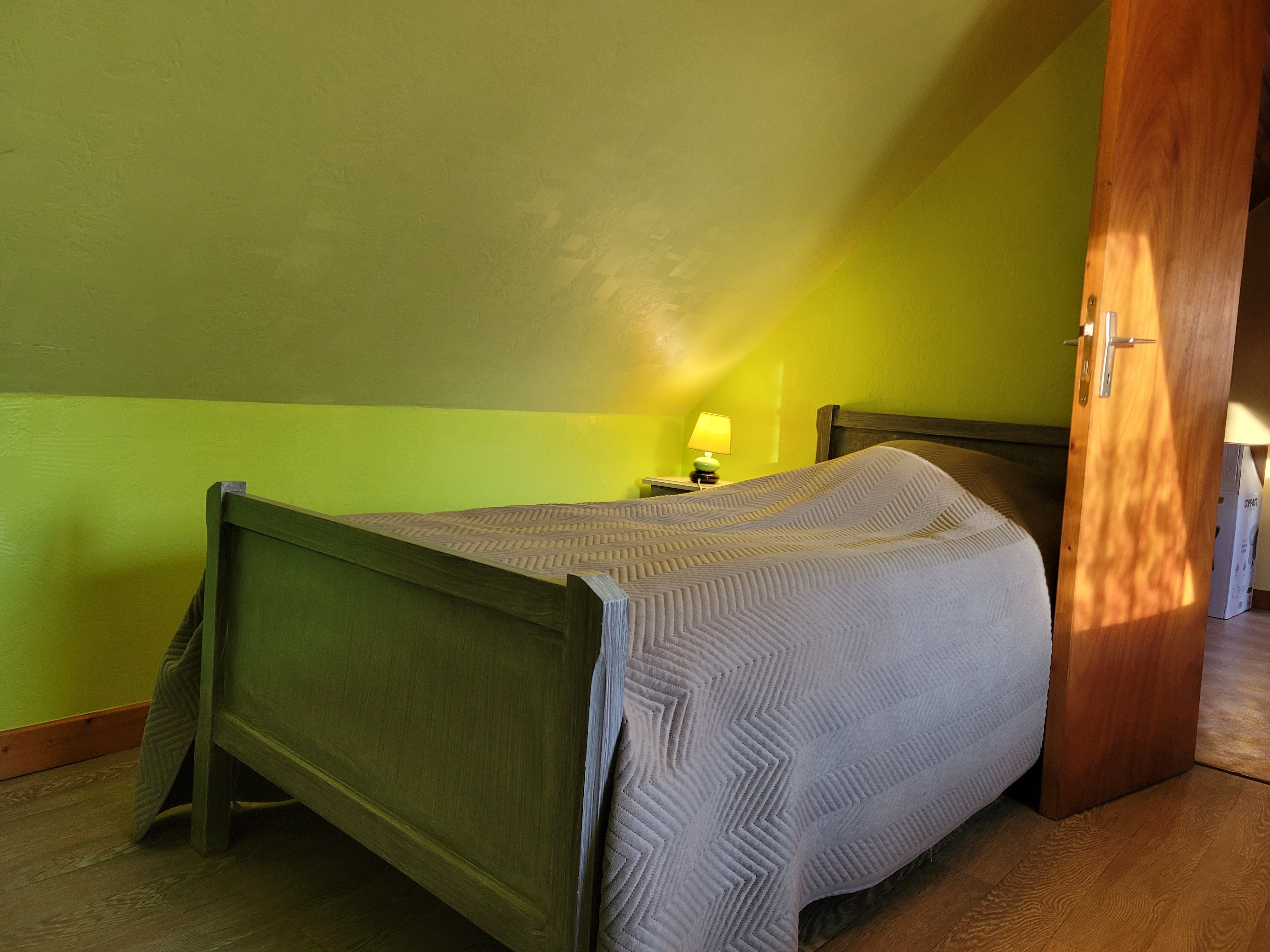 Le Grand location de vacances, Pléhedel, chambre étage avec 2 lits simples