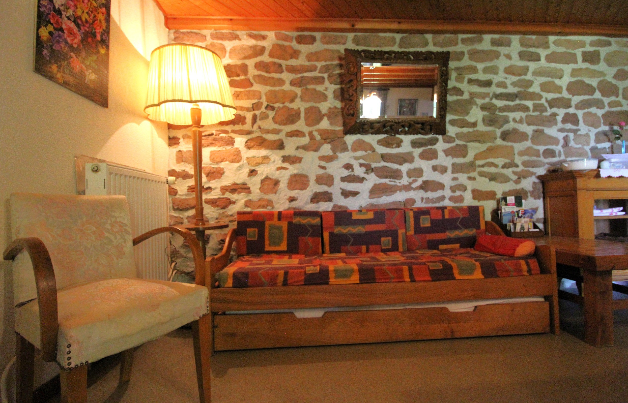 Salon/ séjour - Gîte du Han à Saint-Remy, Vosges – Appartement nature, jardin, terrain pétanque