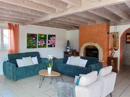 Gîte "Aupredubois", Saint Ours les Roches, Puy de Dôme, Salon