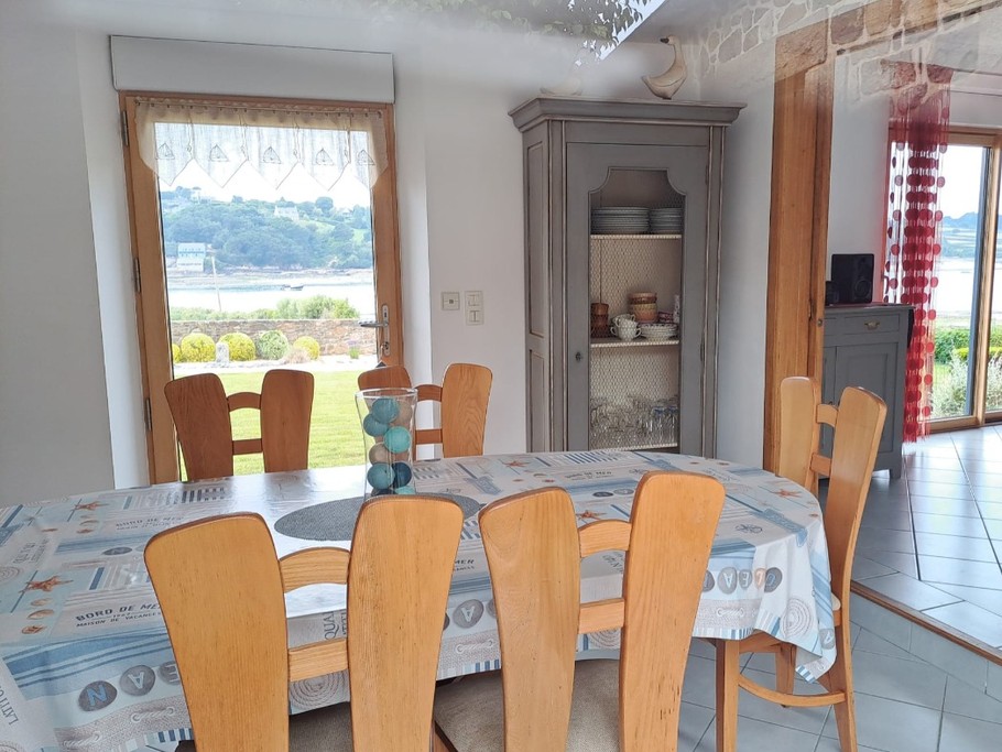 Location, Kerbors, Clévacances, Hegaret, pièce de vie avec espace cuisine avec espace salle à manger