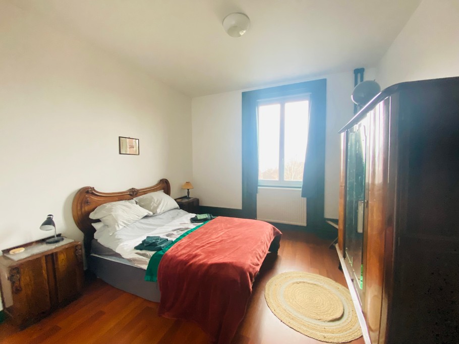 Adult room 2