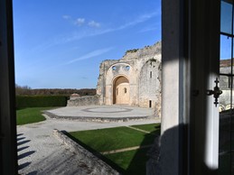 ARTEMISIA à Abbaye de Trizay en Charente maritime