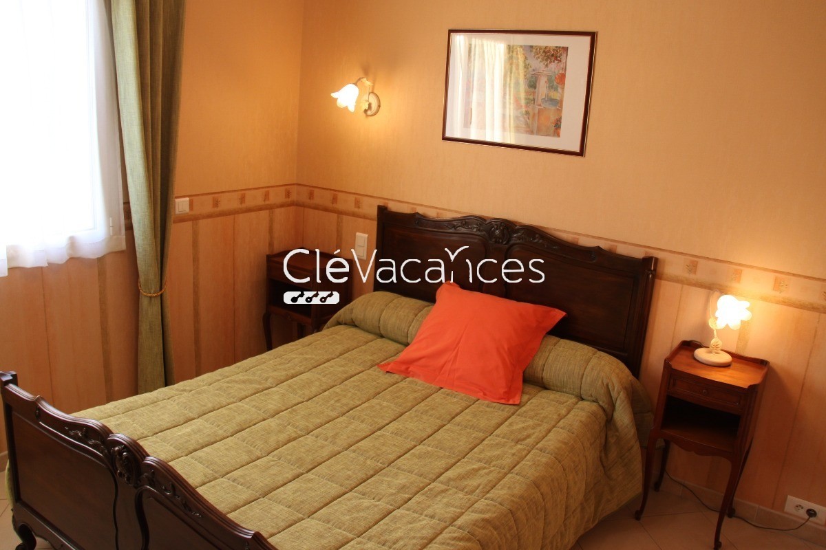 Chambre sud lit 2 personnes