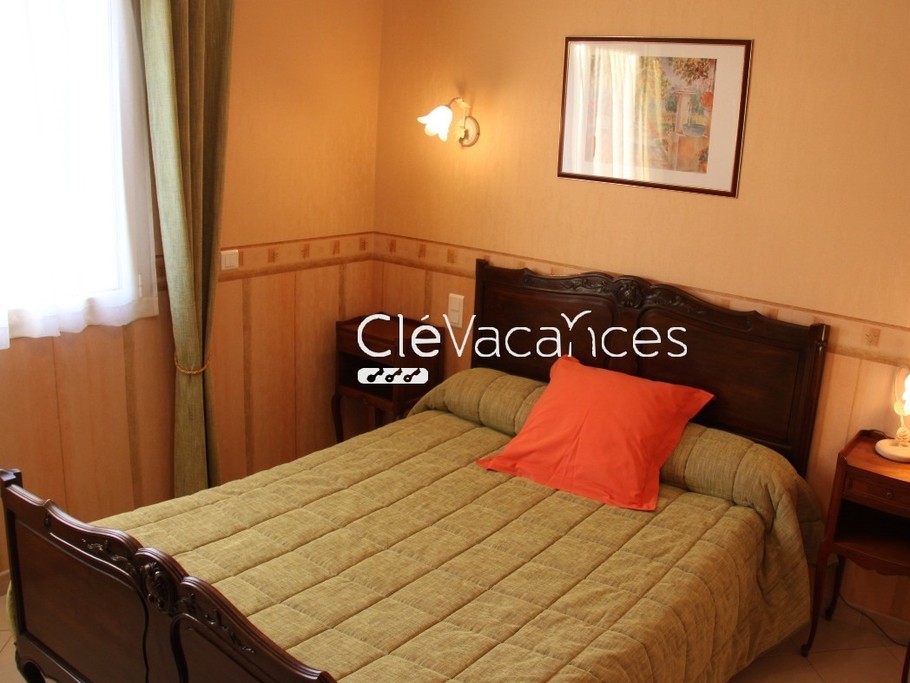 Chambre sud lit 2 personnes