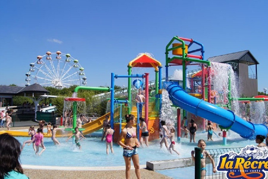 Le grand parc d'attraction La Récré des 3 Curés à Milizac