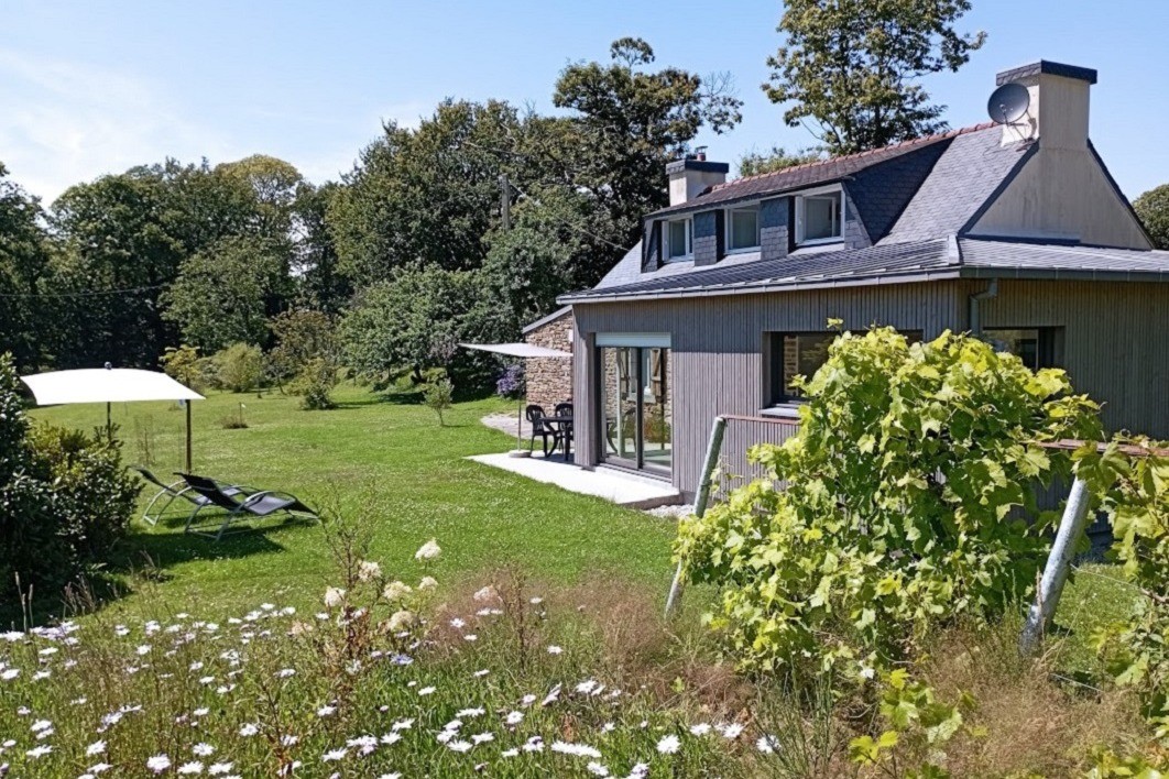 maison dans un ecrin de verdure