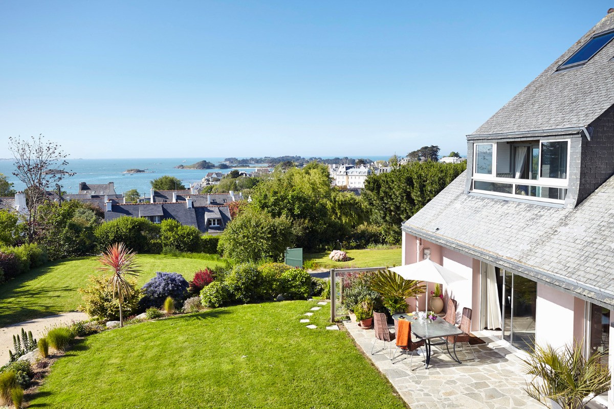 Villa des Pins à Carantec, Espace Aquatique avec PISCINE Privée , jacuzzi, Sauna .