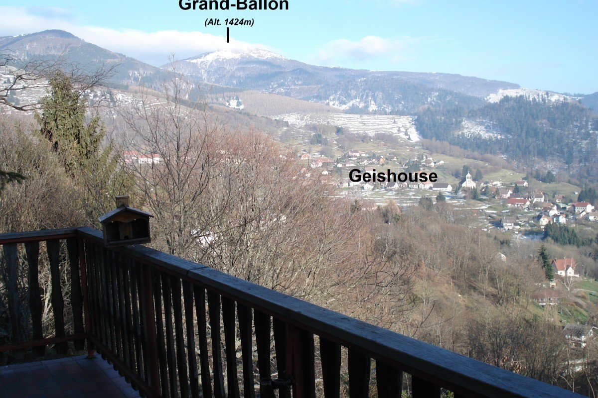 Du balcon : Vu vers l'Est, sur le Grand Ballon