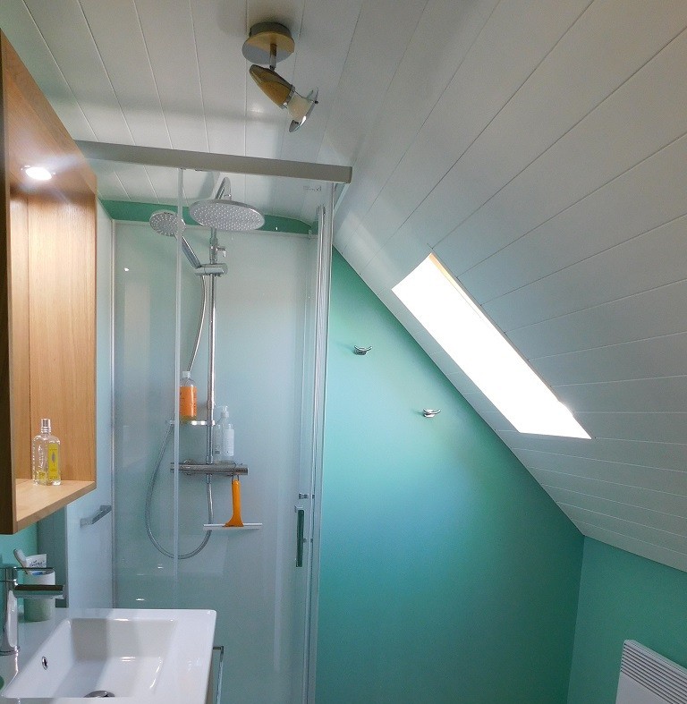 Salle de bains à l'étage