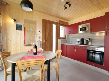 Chalet Coccinelle - Coin cuisine / séjour