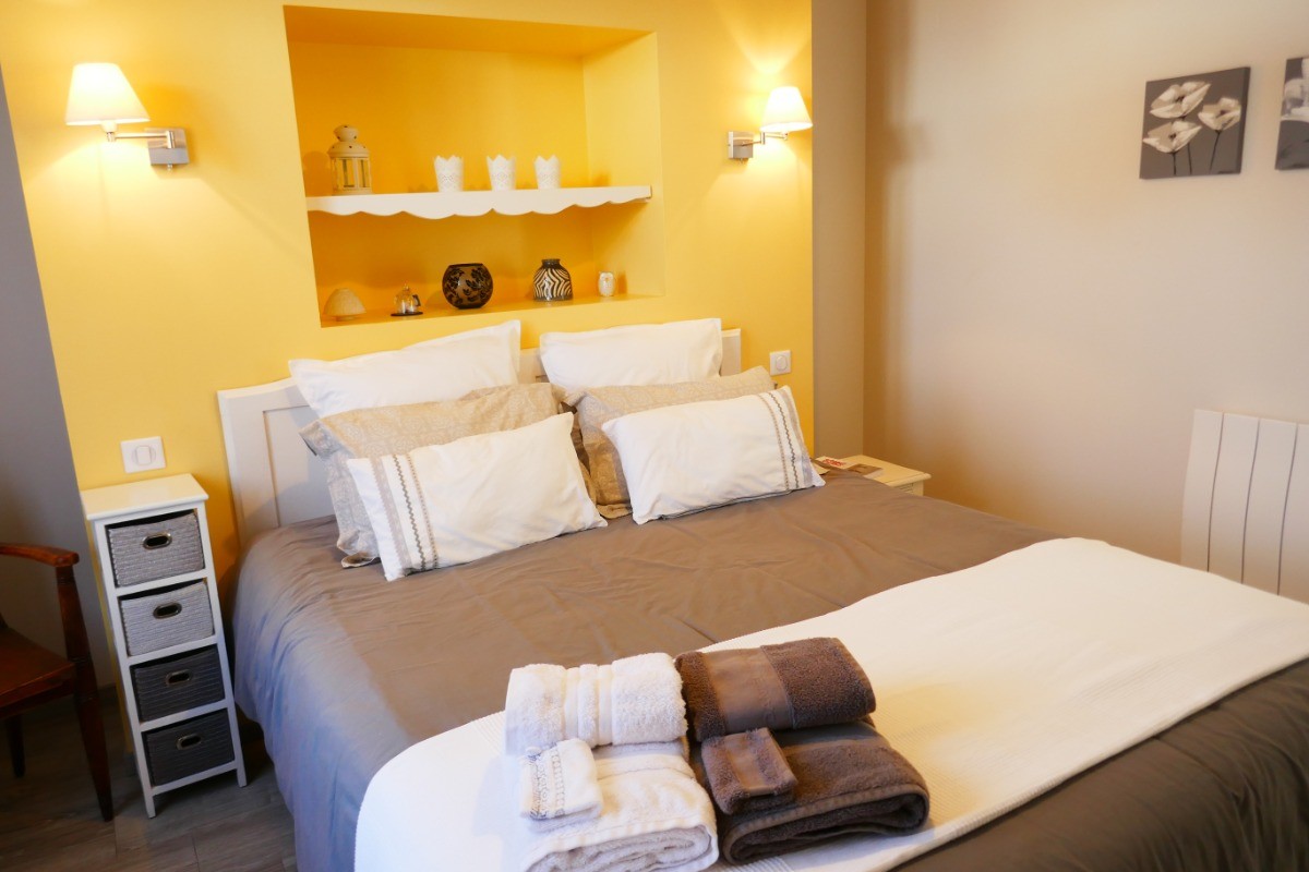 Chambre donnant sur une des deux terrasses