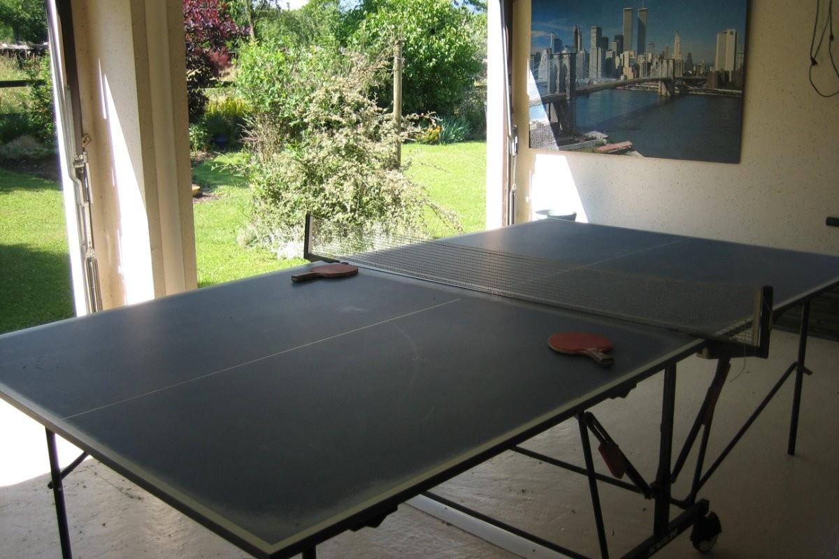 table de ping-pong   garage velos , motos
