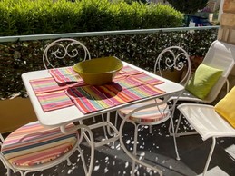 Espace aménagé sur le balcon - Appartement T2, Le Clos de la Buge (Sanary sur Mer, Var)