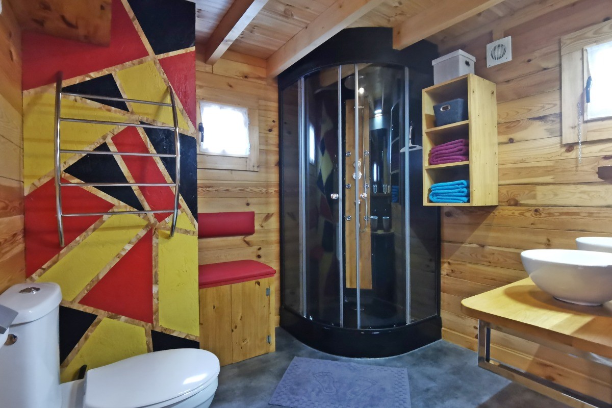 RDC: Salle d'eau avec WC