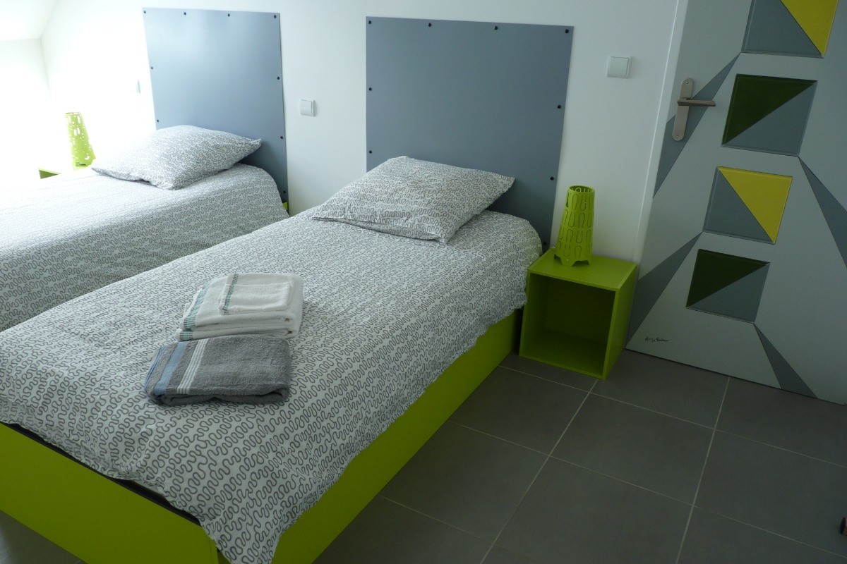 Chambre 2 lits de 90 x 190 cm à l'étage