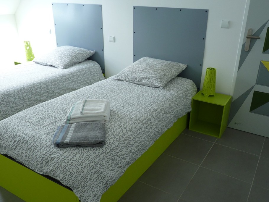 Chambre 2 lits de 90 x 190 cm à l'étage