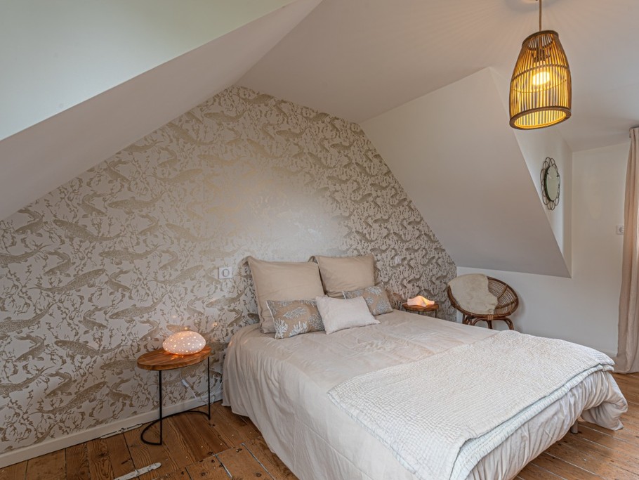Etage: Chambre 3 avec lit 140 et placard penderie et vue mer