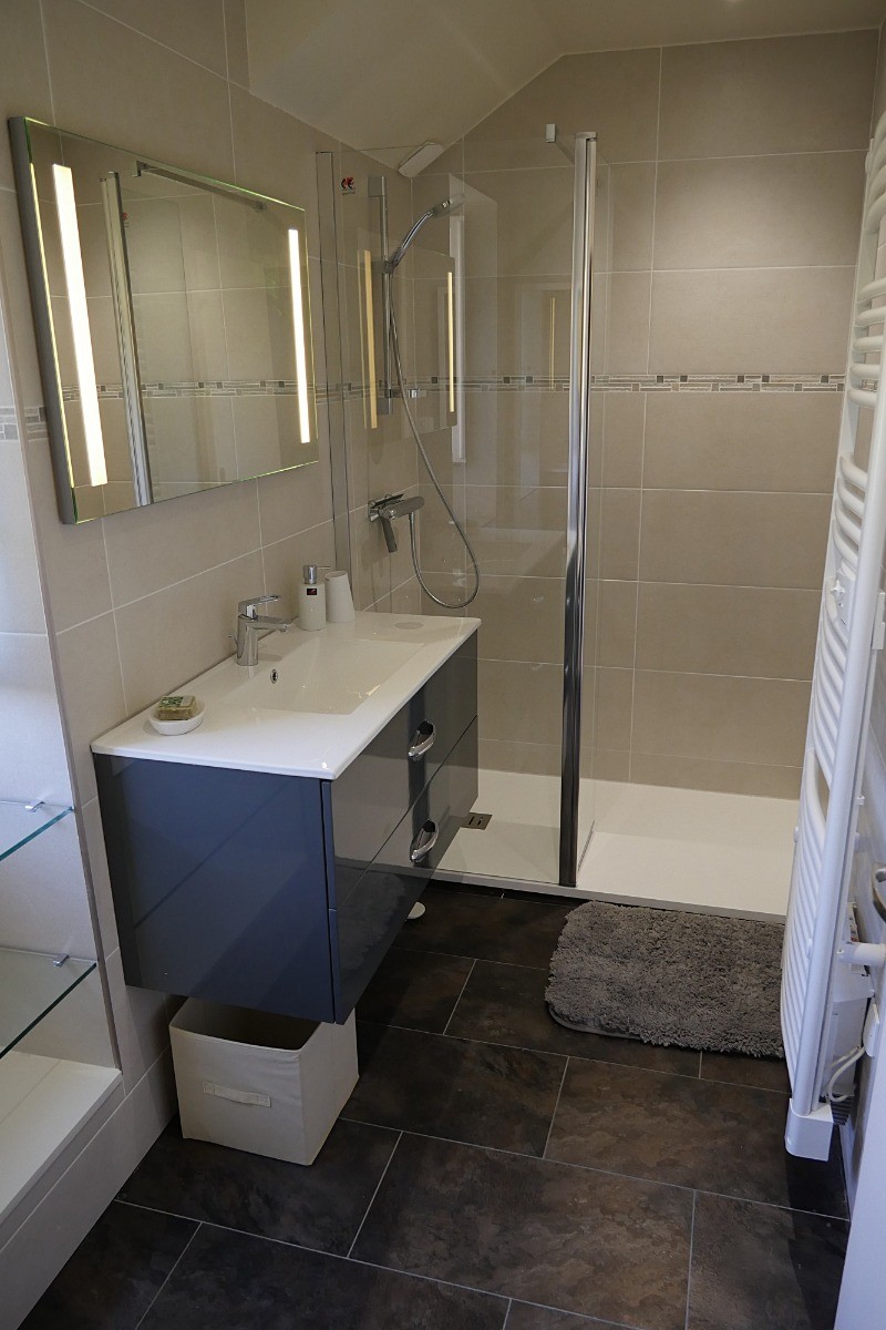 Bathroom - walk-in shower