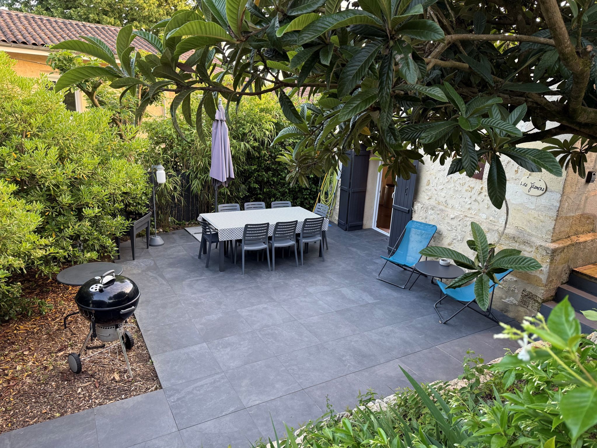 Le gîte Les Jasmins, avec piscine privée à Courcouyac, Haux en Gironde