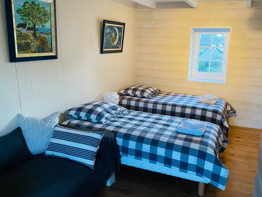 Chambre avec deux lits de 90 à l'étage