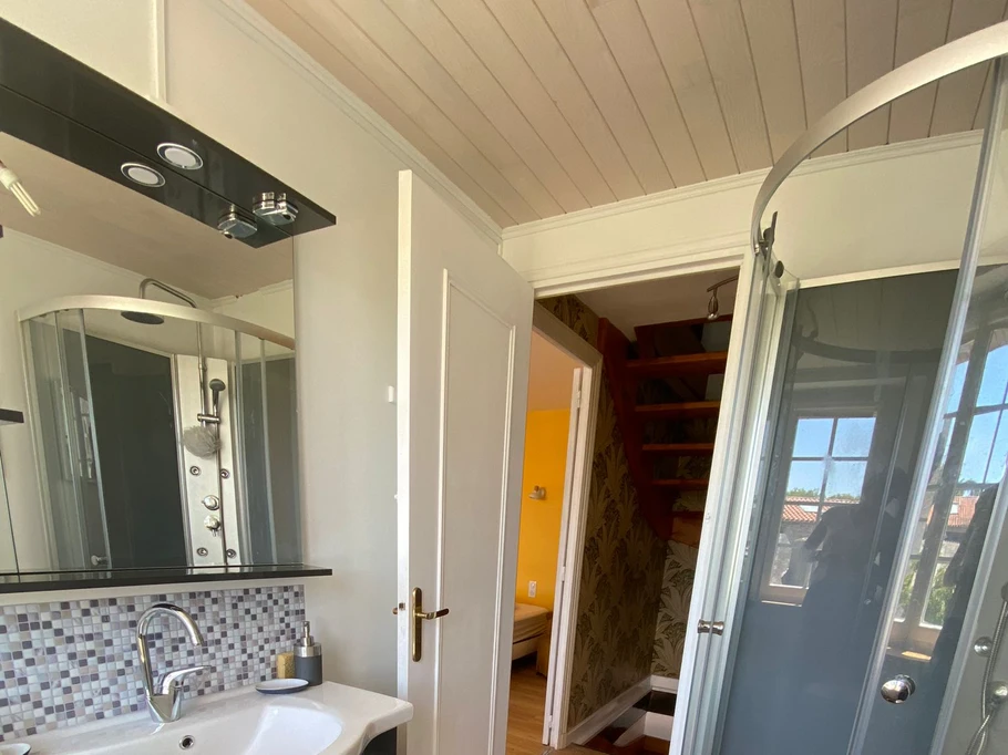 Etage 1 - Salle d'eau + WC