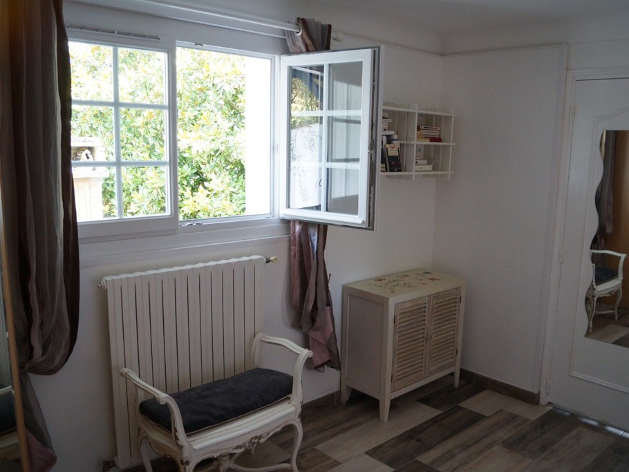 chambre donnant sur l'exterieur