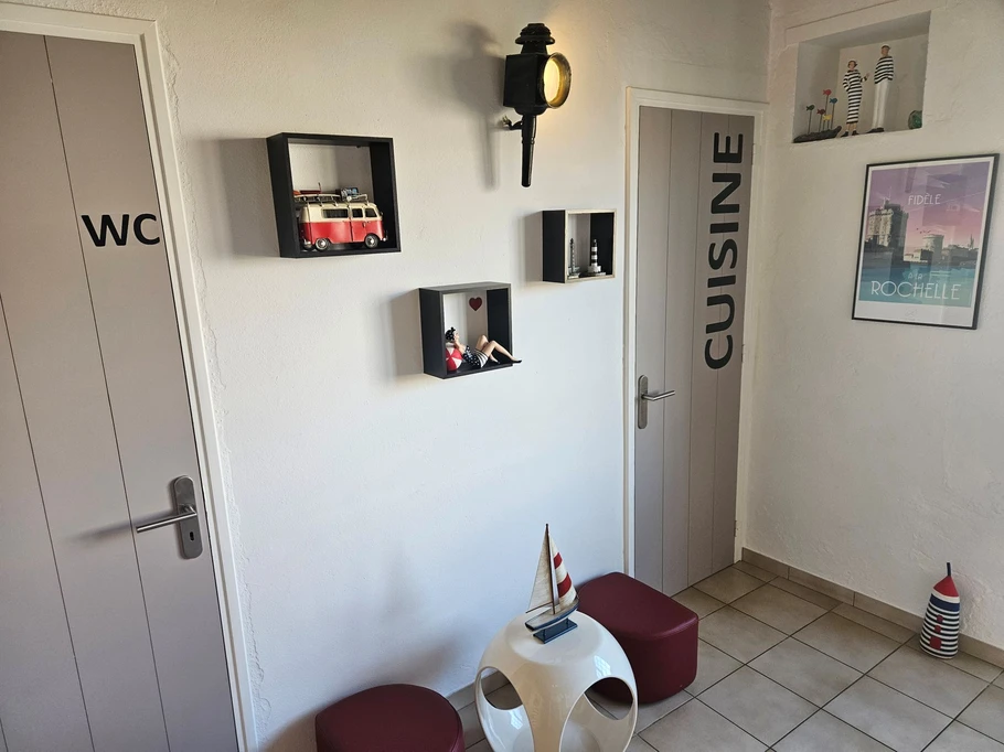 Avec un Wc à disposition et une cuisine à partager