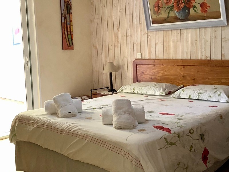 Chambre parent ouvrant sur terrasse