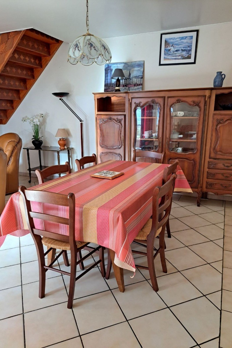 Maison familiale pour 6 personnes, avec jardin clos et garage, proche de la plage à pieds, St Denis d'Oléron, ile d'Oléron, en Charente maritime