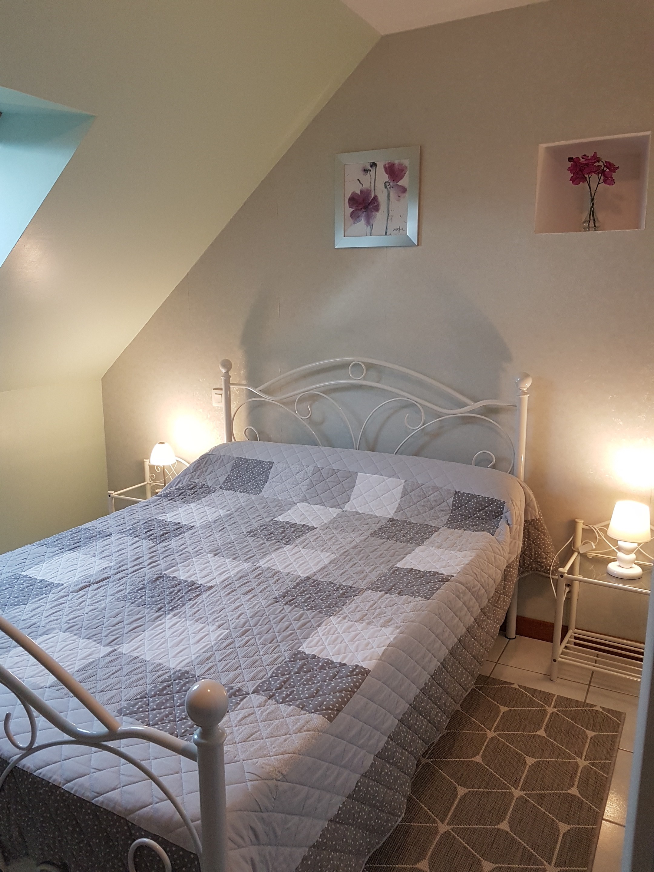 Room for 2 people with desk and cot