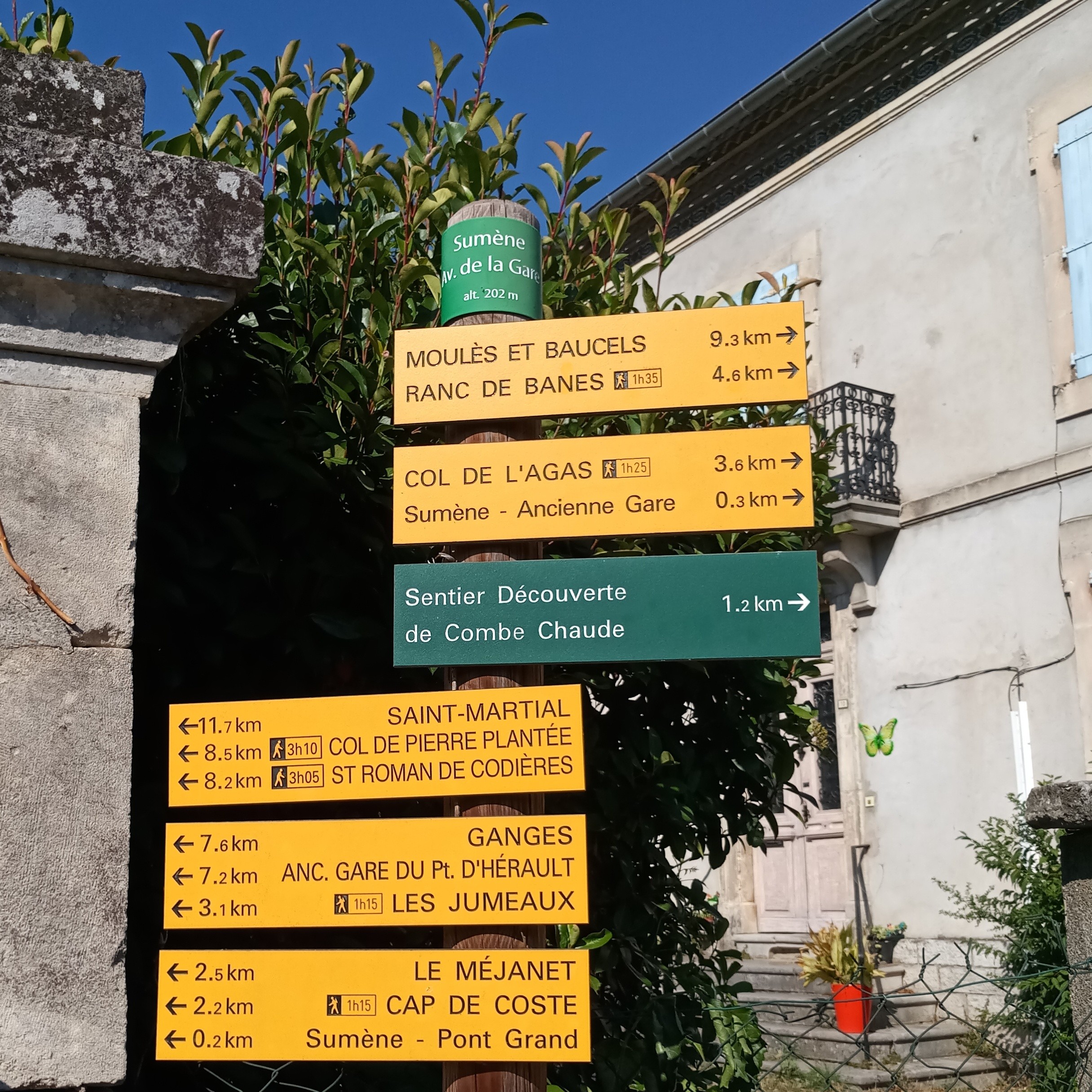 A SUMENE - départ sentiers de randonnée