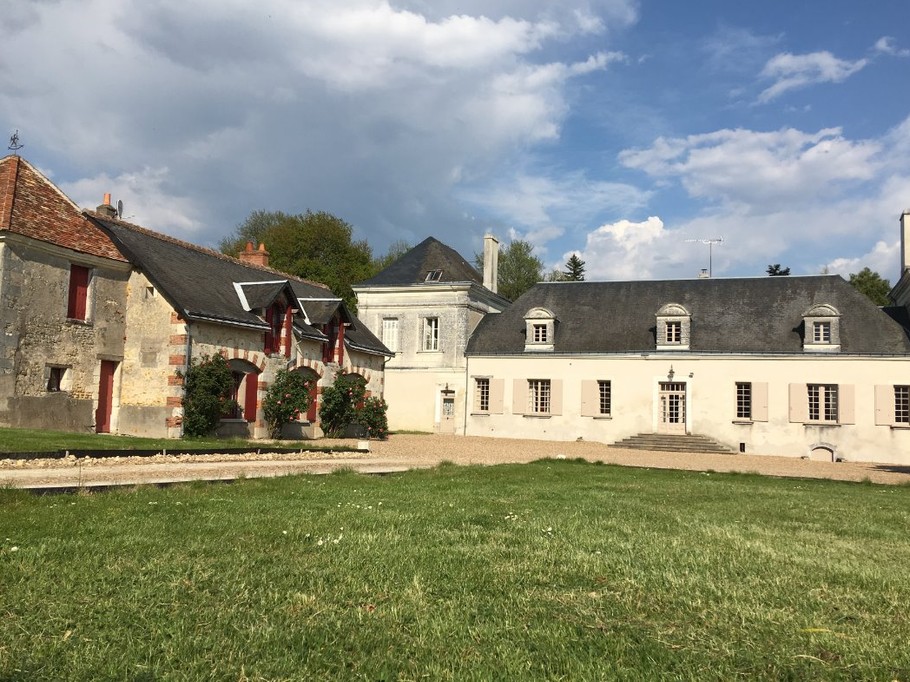 Gite (maison de gauche) vu du jardin des propriétaire