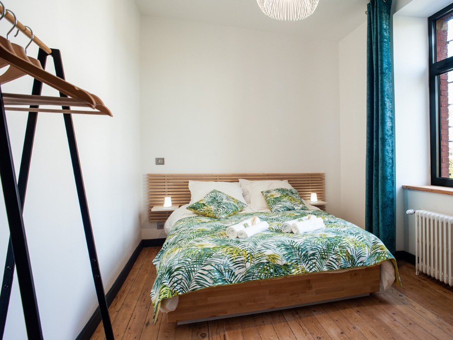 Ti Laouen, Clévacances, chambre 1er étage  lit 160