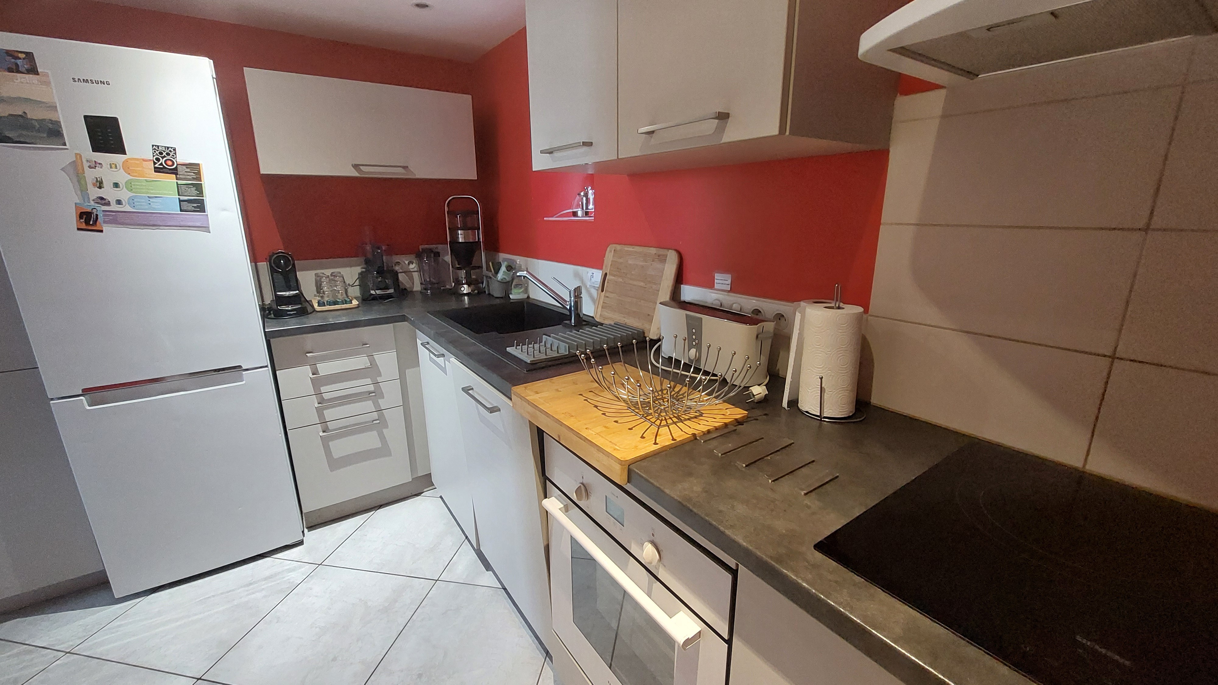 modern fitted kitchen large capacity gîte Cantal