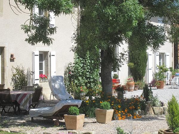 Salon de jardin  - Vivier Les Montagnes - Tarn -