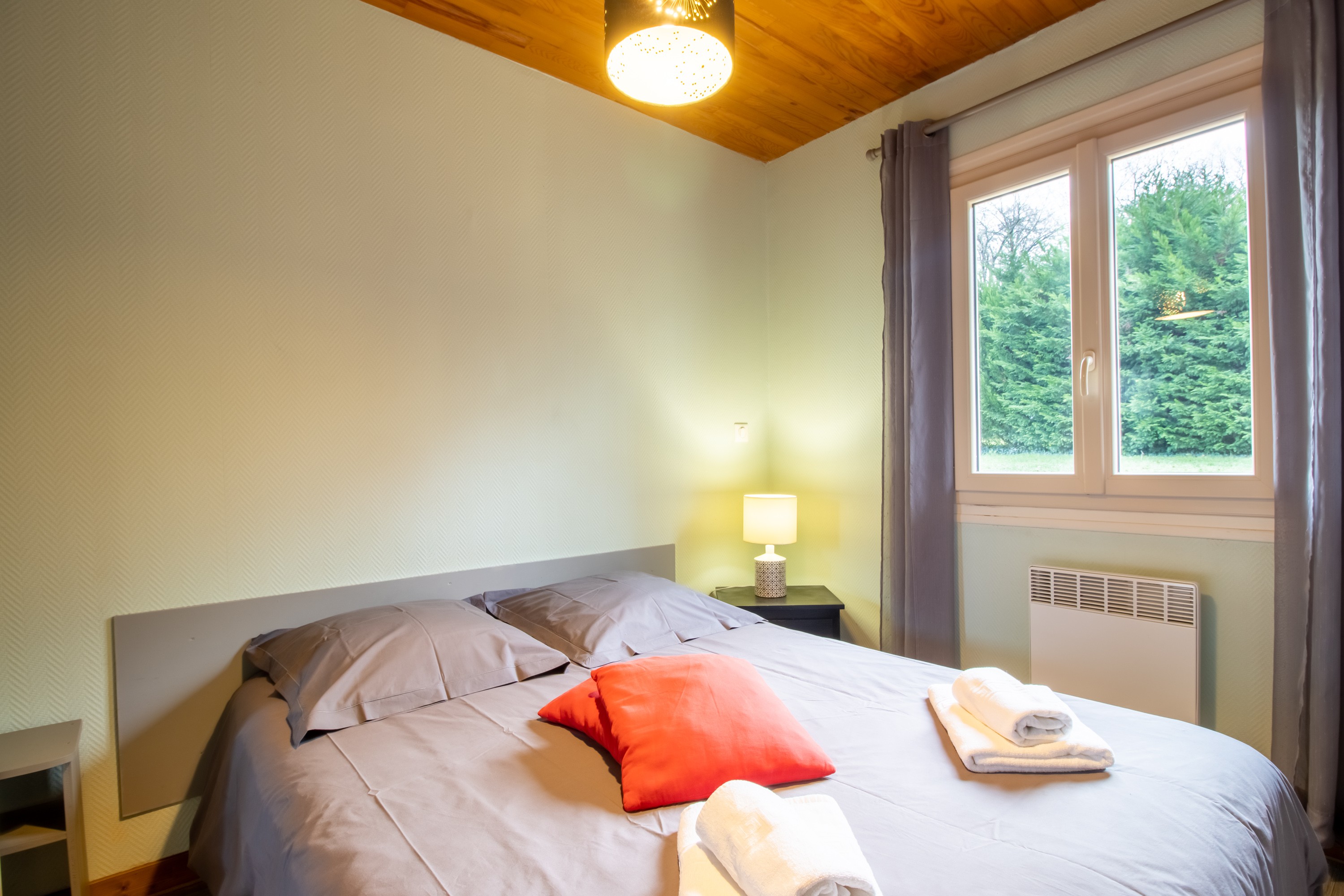 Chambre 2 personnes couchages 140 cm