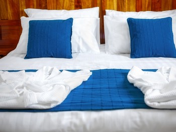 Deux chambres avec lit 160x200 et un troisième chambre avec un lit 140x200 et 90x200