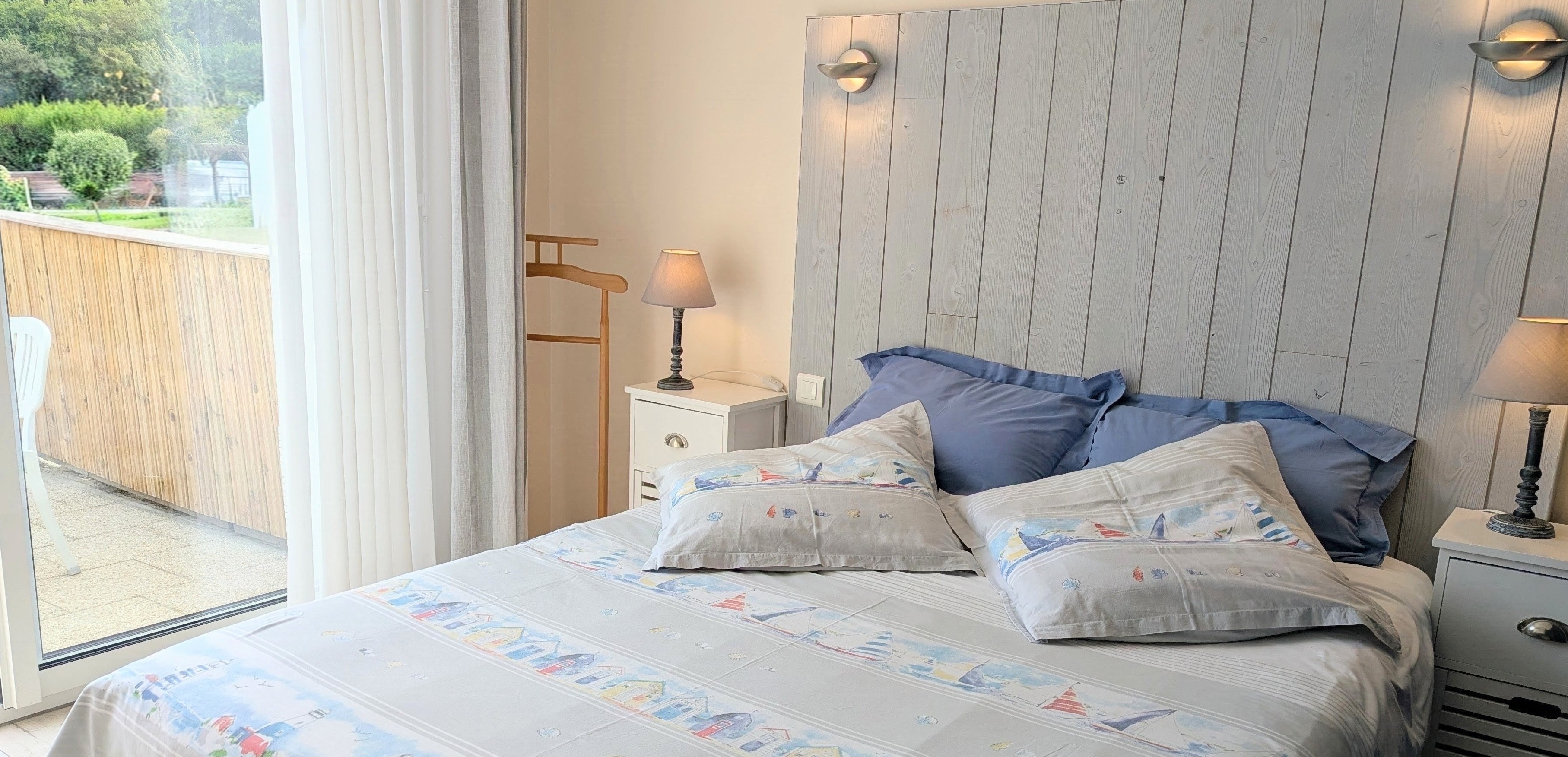 Chambre et terrasse