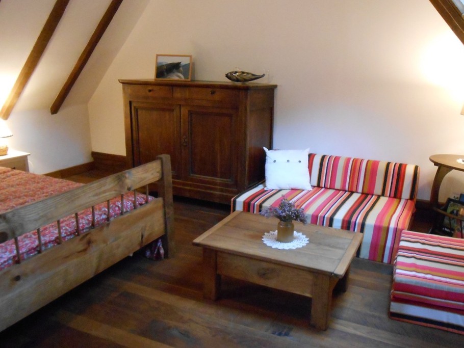 Petit coin détente dans la chambre du gîte