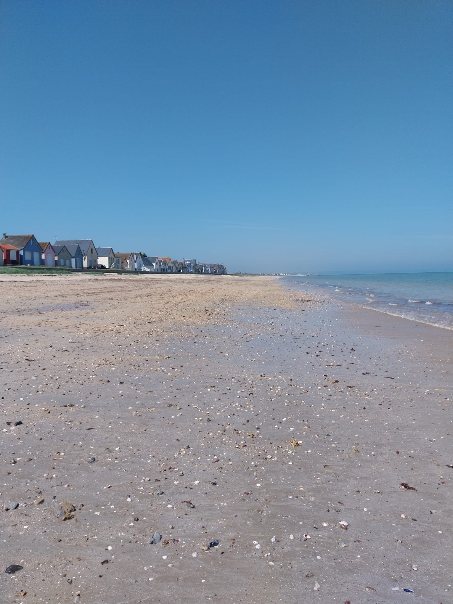 Plage de Ravenoville avec es célèbres cabines colorées